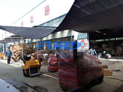 福瑞得機(jī)械微動(dòng)態(tài)--座駕壓路機(jī)、手扶壓路機(jī)、灌縫機(jī)包裝發(fā)貨