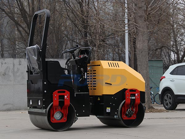 小型壓路機(jī)長期不使用就能丟下保養(yǎng)嗎？